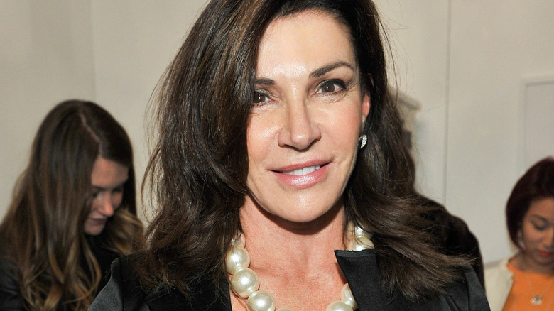 Hilary Farr wearing pearl necklace