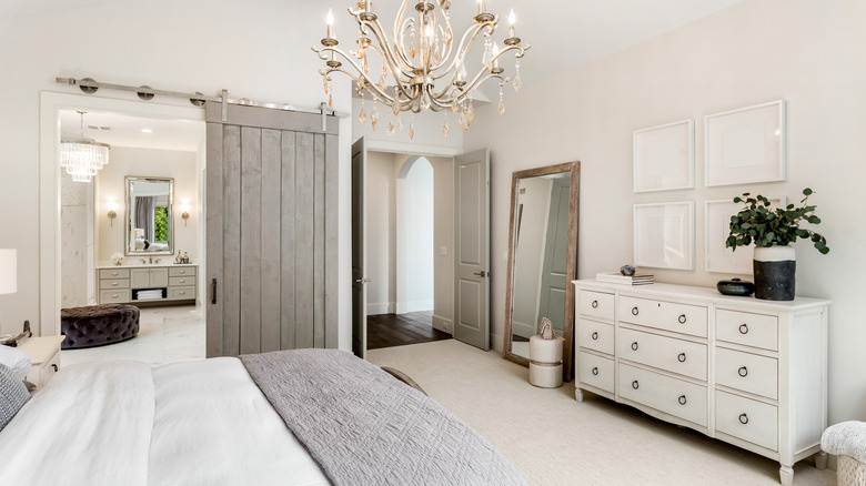 barn door bedroom