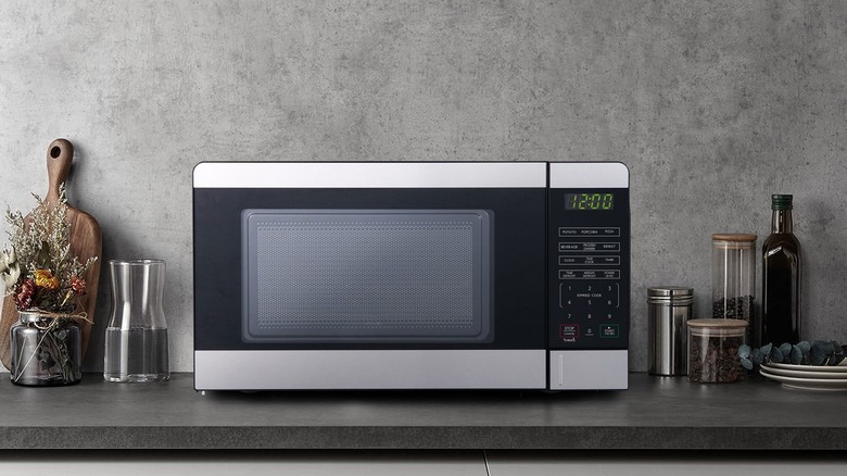 Countertop microwave