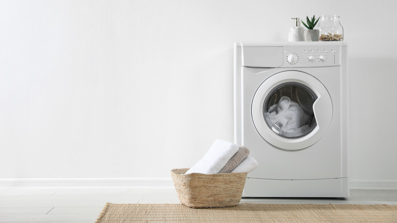 Washer with clean towels