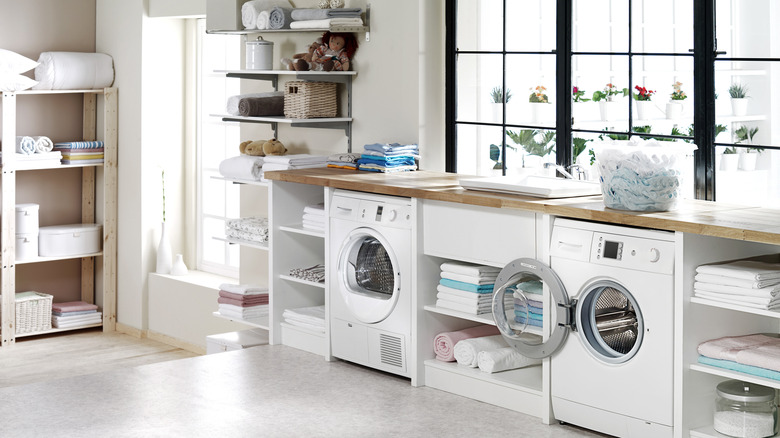 Functional and organized laundry room 