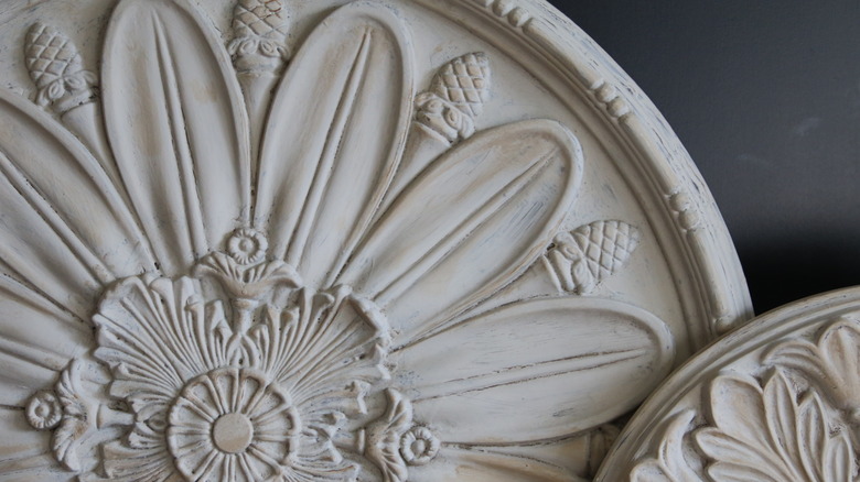 White decorative ceiling medallions