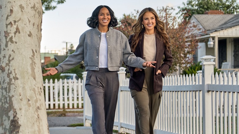 Jessica Alba Lizzy Mathis smiling