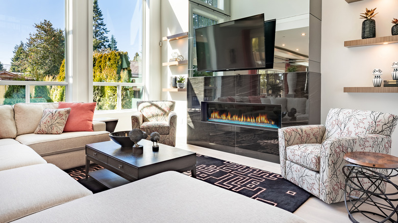 Glass fireplace feature wall