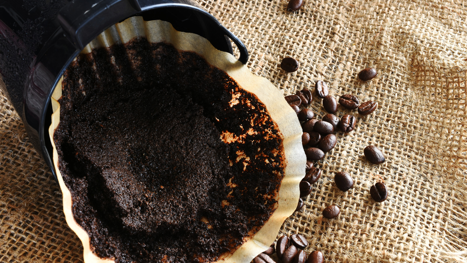 Use Coffee Grounds To Eliminate Odors And Scour Household Items