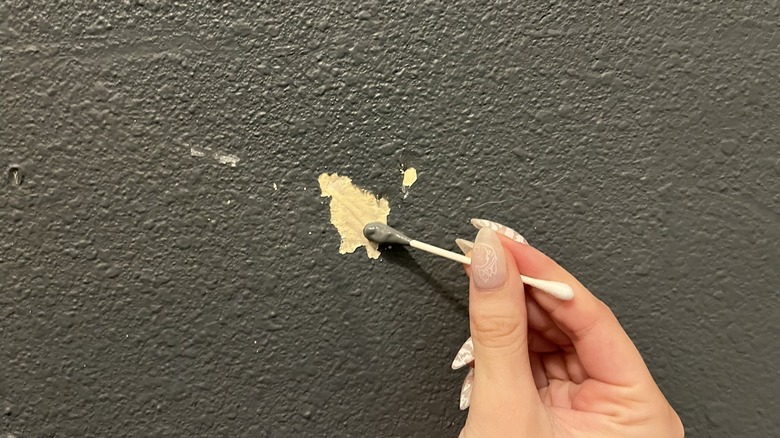 Cotton swab painting over abrasion