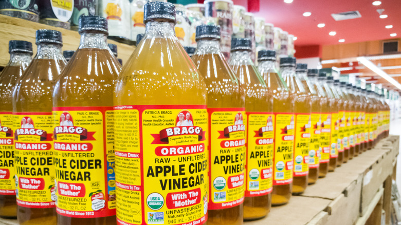 bottles of apple cider vinegar