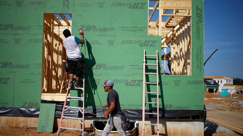 installing walls of new home