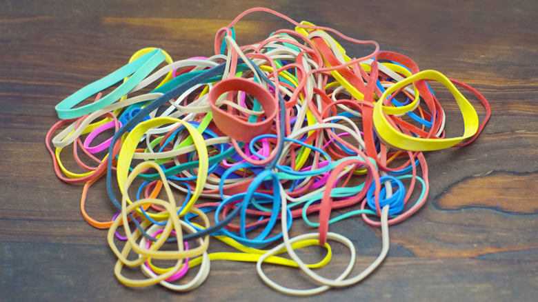 assorted rubber bands