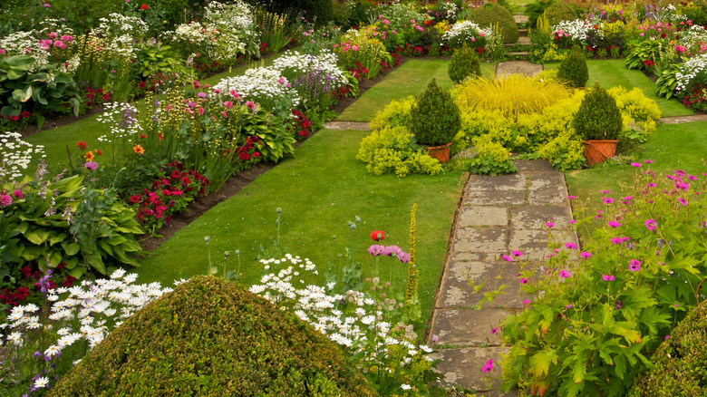 Flower beds and topiaries