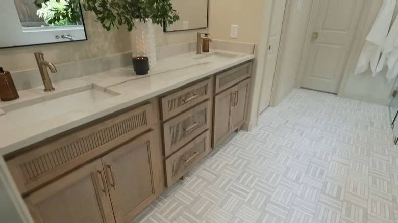 bathroom vanity and cabinets