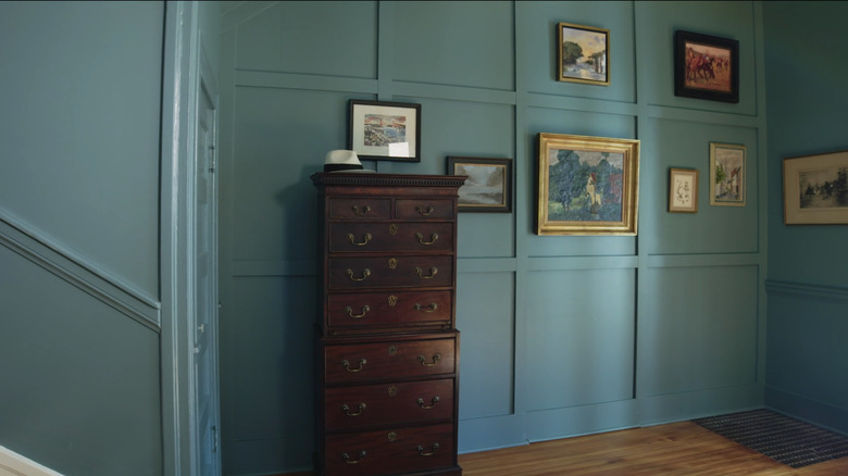 Hidden bedroom entrance