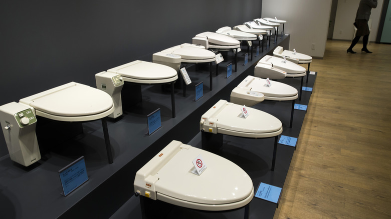 Display of toilet seats