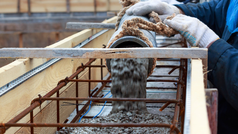 filling prestressed concrete