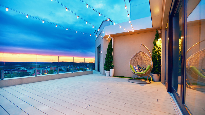 floor deck with mood lighting