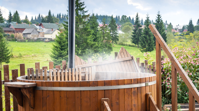 hot tub with steam pipe