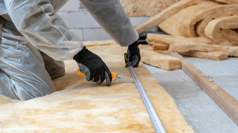 Measuring attic space and insulation