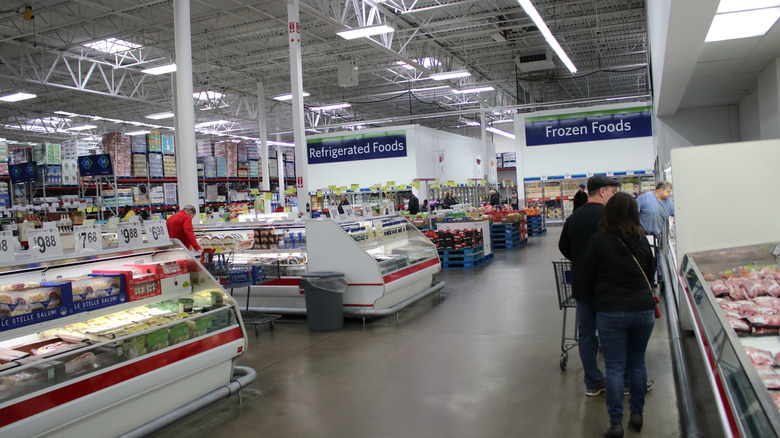 shoppers at sam's club