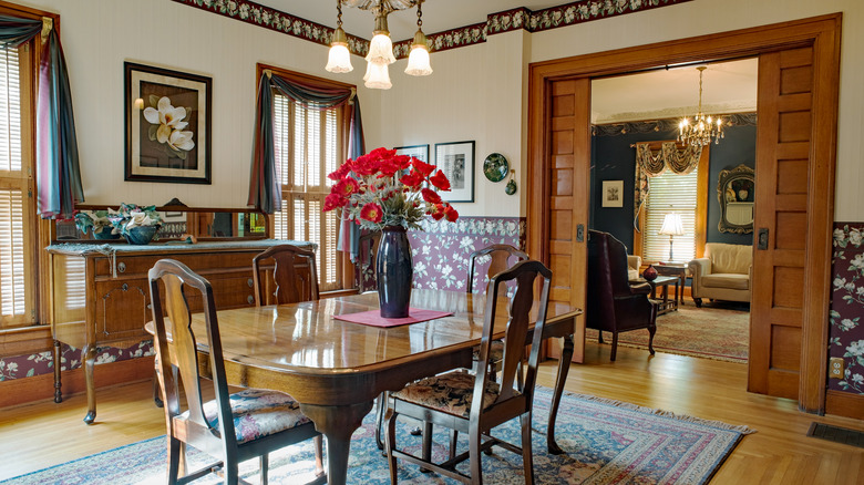 pocket doors in dining room