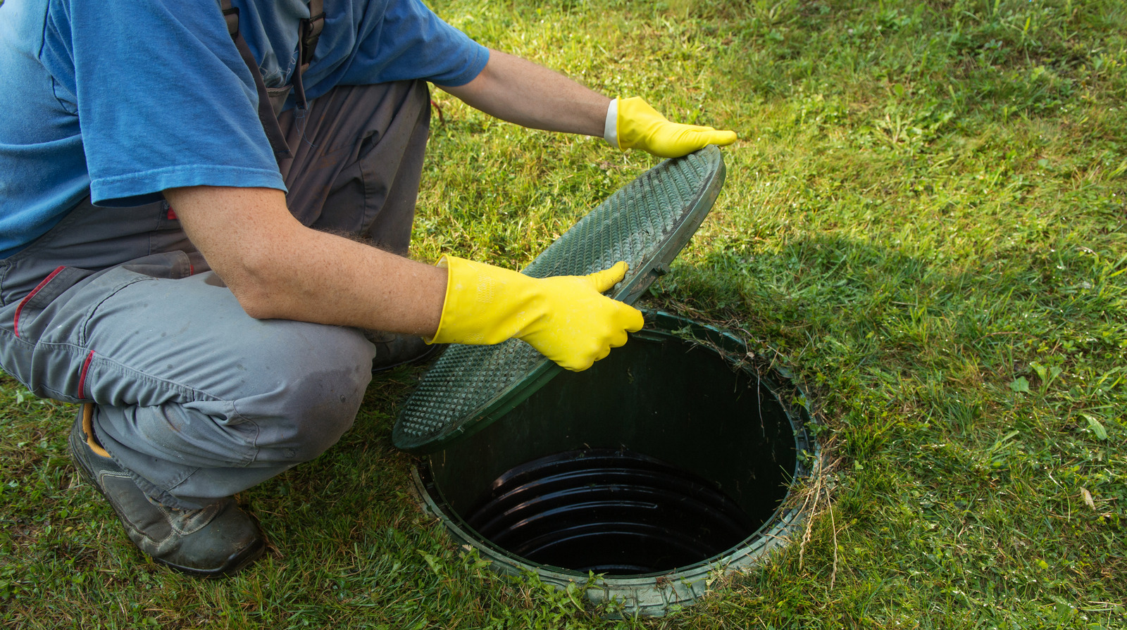https://www.housedigest.com/img/gallery/how-much-it-costs-to-repair-your-septic-tank/l-intro-1682430051.jpg