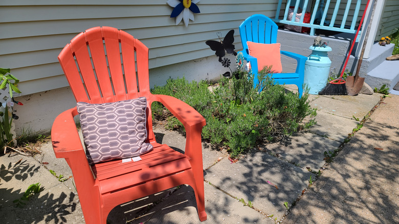 outdoor pillows drying