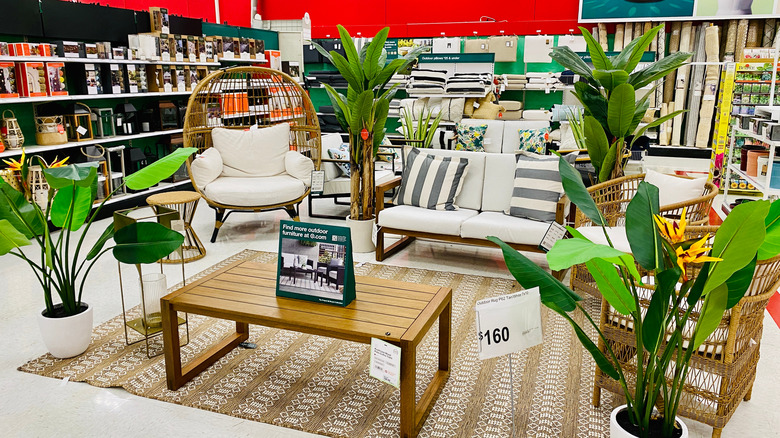 patio furniture store display