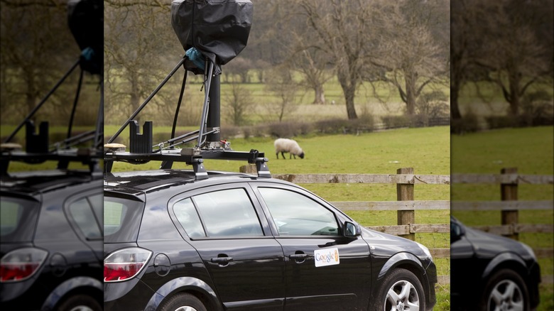 Google Maps car taking content