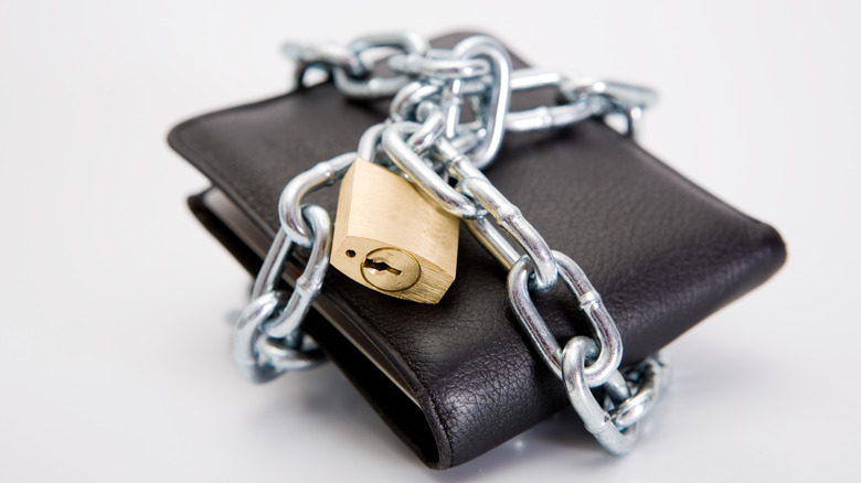 A wallet with heavy chain