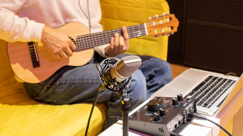 A minimalistic home recording setup