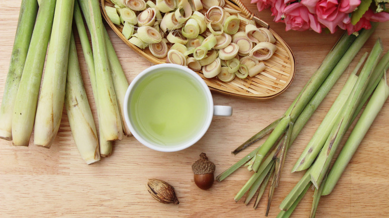 fresh lemongrass tea