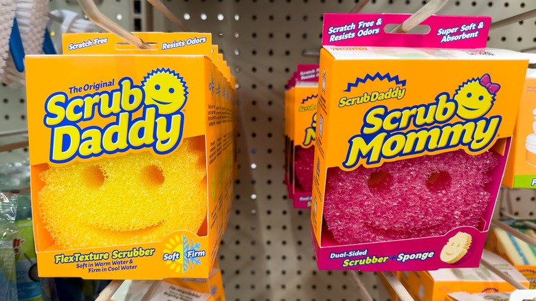 Yellow and pink Sponge Daddy 