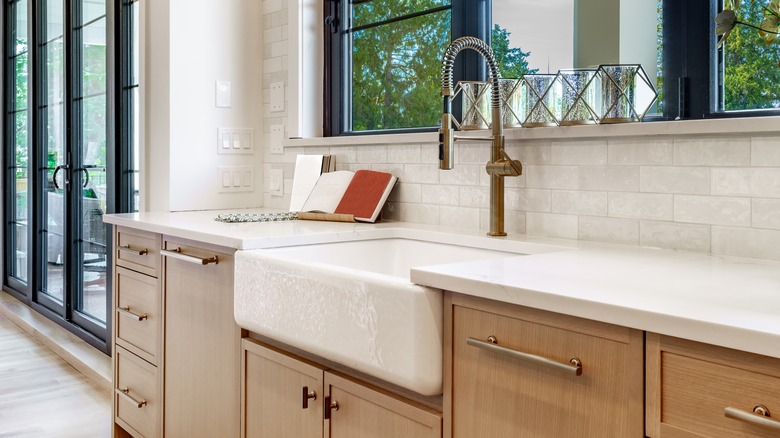 Farmhouse sink