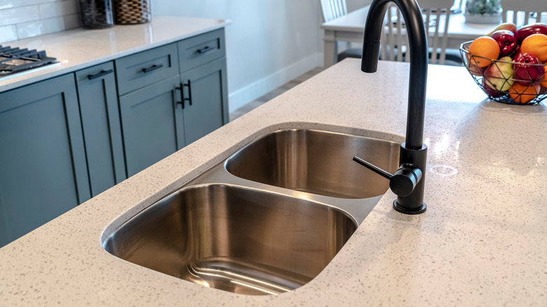 Stainless steel kitchen sink