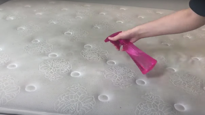 how-to-clean-a-mattress-topper-the-right-way