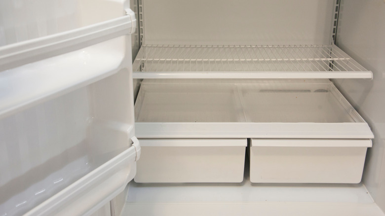 crisper drawer in fridge