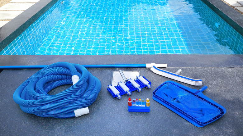 Pool with pressure washing equipment 