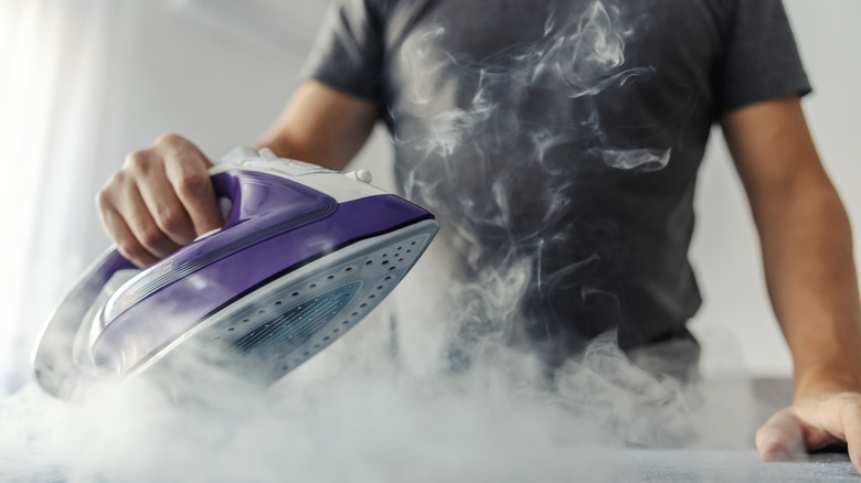 Hot steam iron