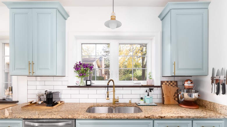 Granite countertops with farmhouse decor