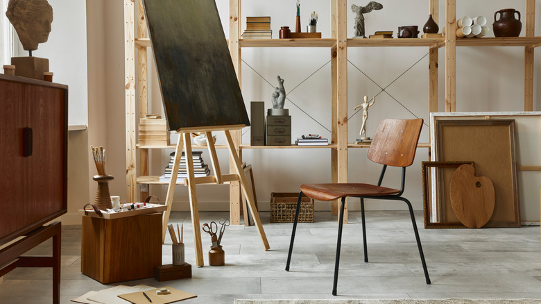 an easel in a workspace