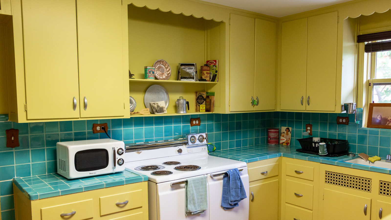 yellow retro kitchen