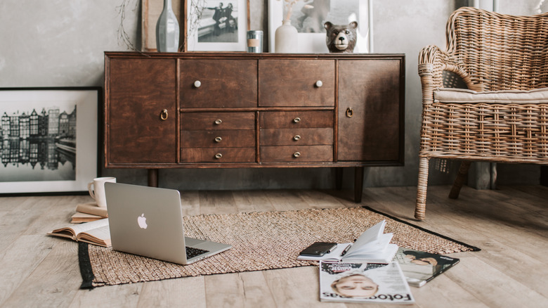 jute rug by wooden console