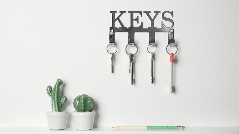 metal key hook with four keys