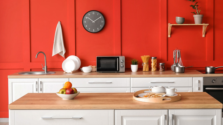 round kitchen tray with tea cups 