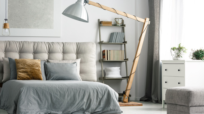 bedroom ladder shelf with books