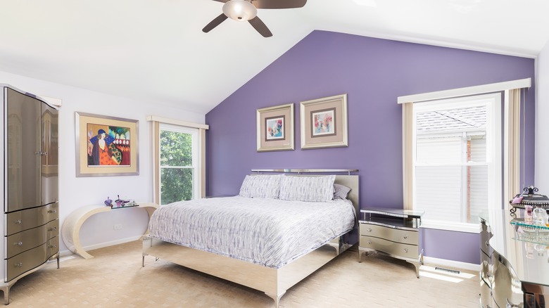 room with purple accent wall