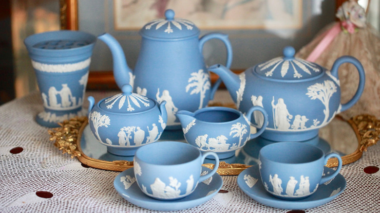 blue china tea set