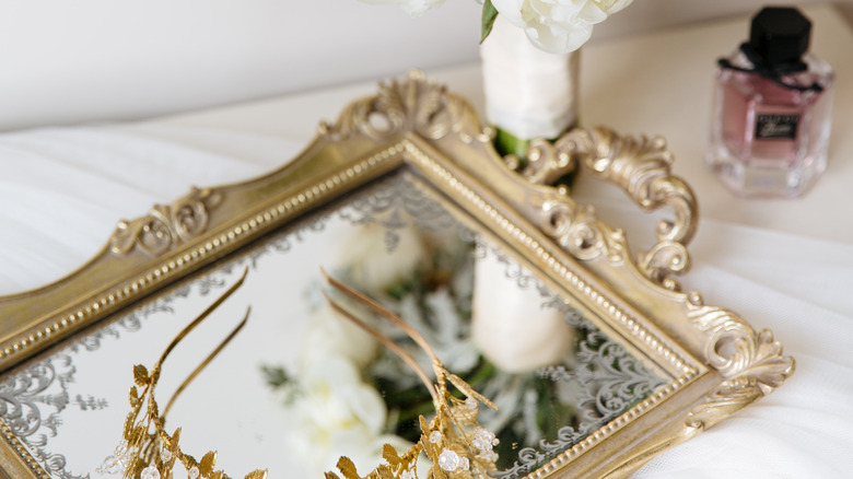 ornate tray for jewelry