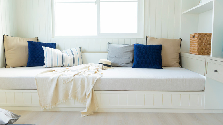 reading nook with throw pillows