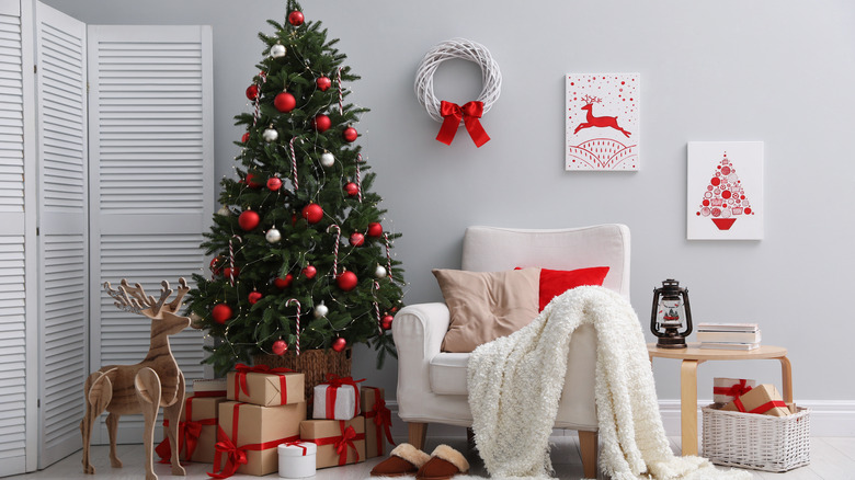 How To Decorate A Small Apartment For Christmas