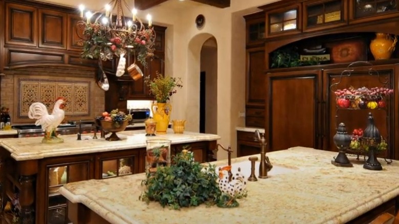 kitchen with rooster decor double island